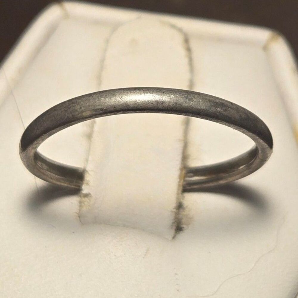 Thin Simple stacker Vintage Sterling Silver Ring Sz 9
